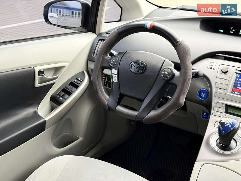 Хэтчбек Toyota Prius 2012 в Одессе
