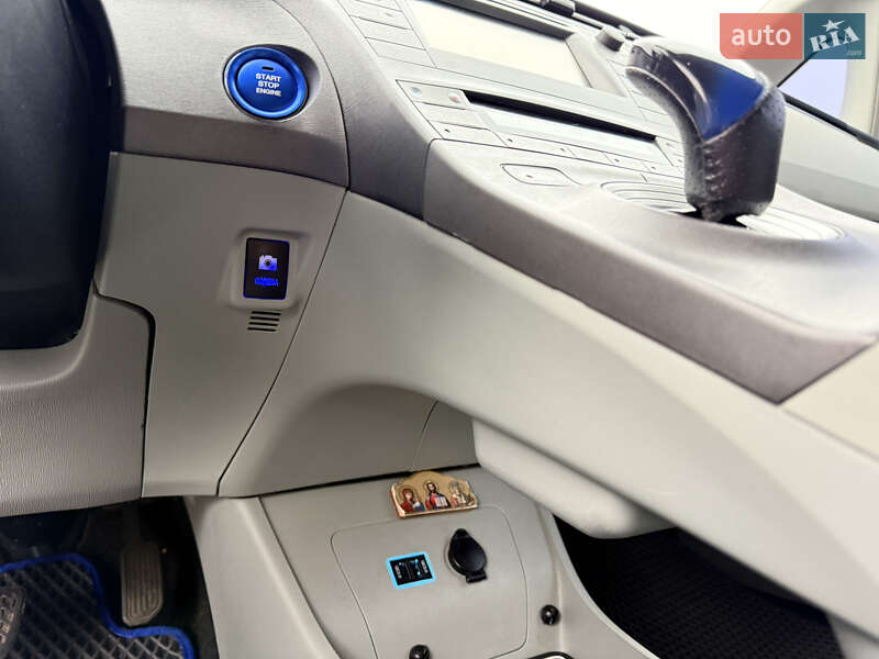 Хэтчбек Toyota Prius 2012 в Одессе