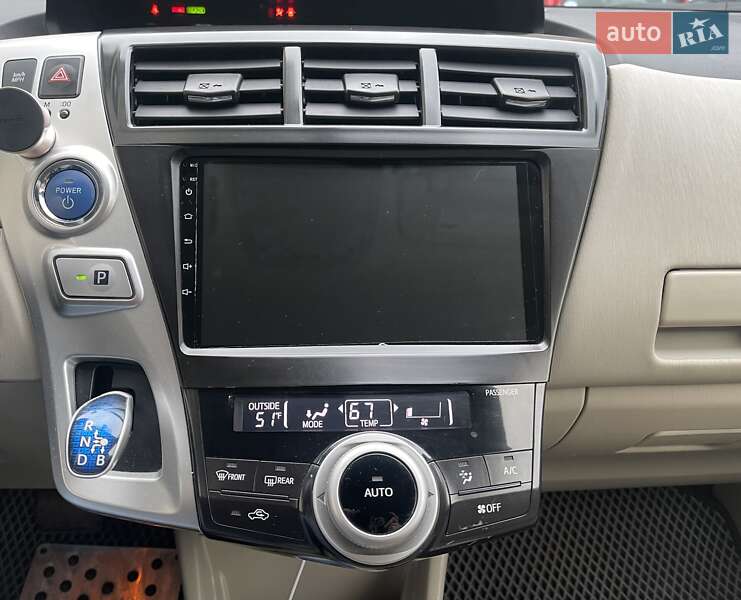 Хэтчбек Toyota Prius 2013 в Киеве