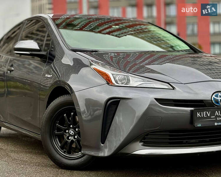 Хэтчбек Toyota Prius 2022 в Киеве