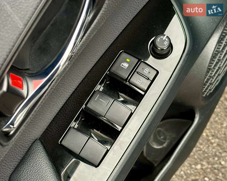 Хэтчбек Toyota Prius 2022 в Киеве