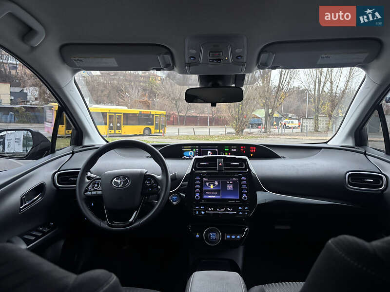 Хэтчбек Toyota Prius 2021 в Киеве