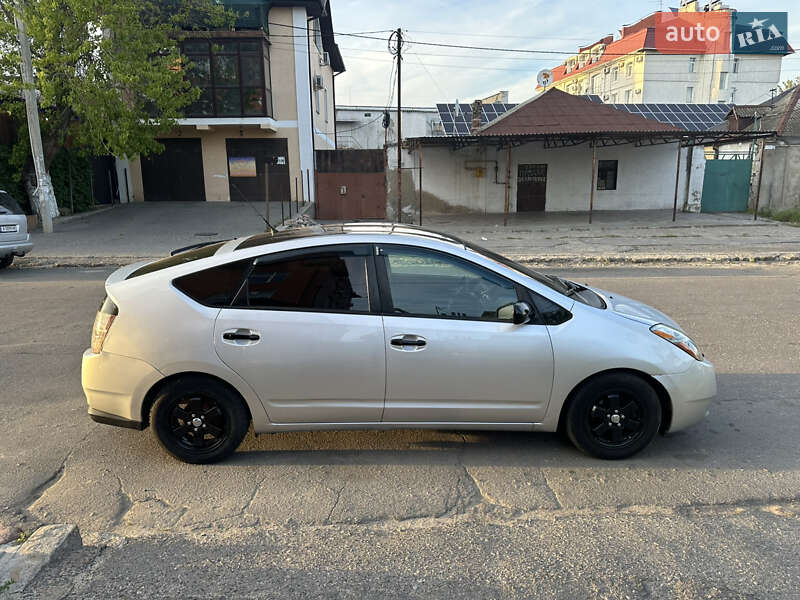 Хэтчбек Toyota Prius 2006 в Николаеве