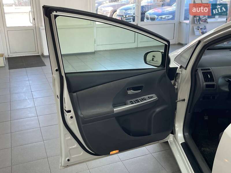 Хэтчбек Toyota Prius 2012 в Киеве