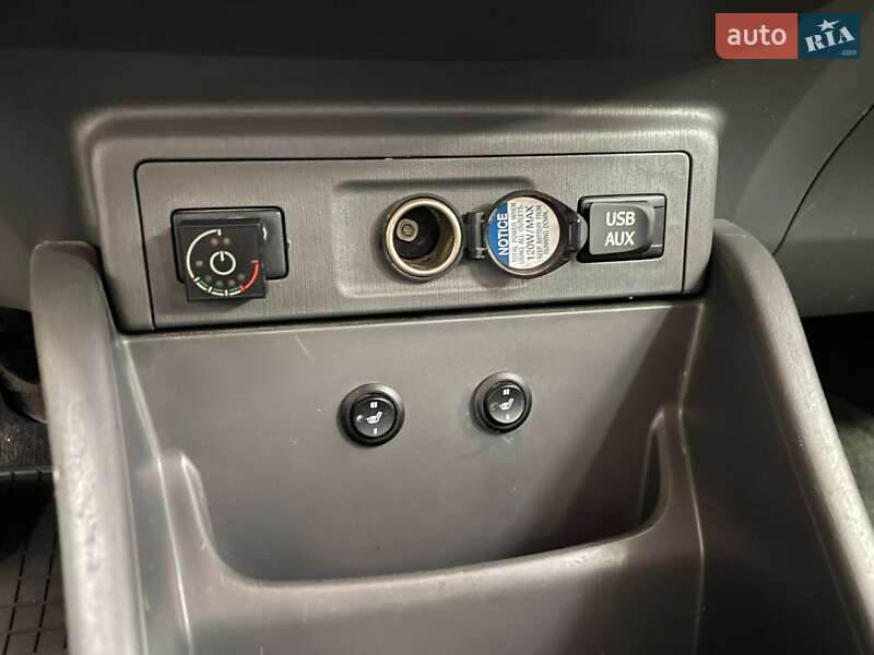 Хэтчбек Toyota Prius 2012 в Киеве