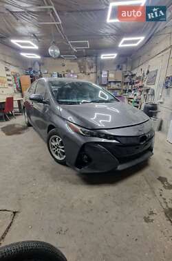 Хэтчбек Toyota Prius 2017 в Киеве