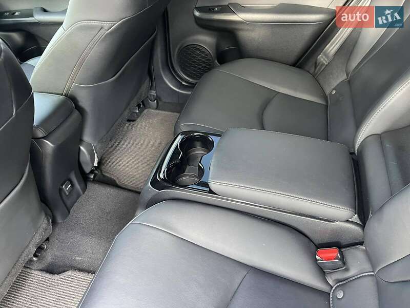 Хэтчбек Toyota Prius 2017 в Киеве фото 11 Хэтчбек Toyota Prius 2017 в Киеве