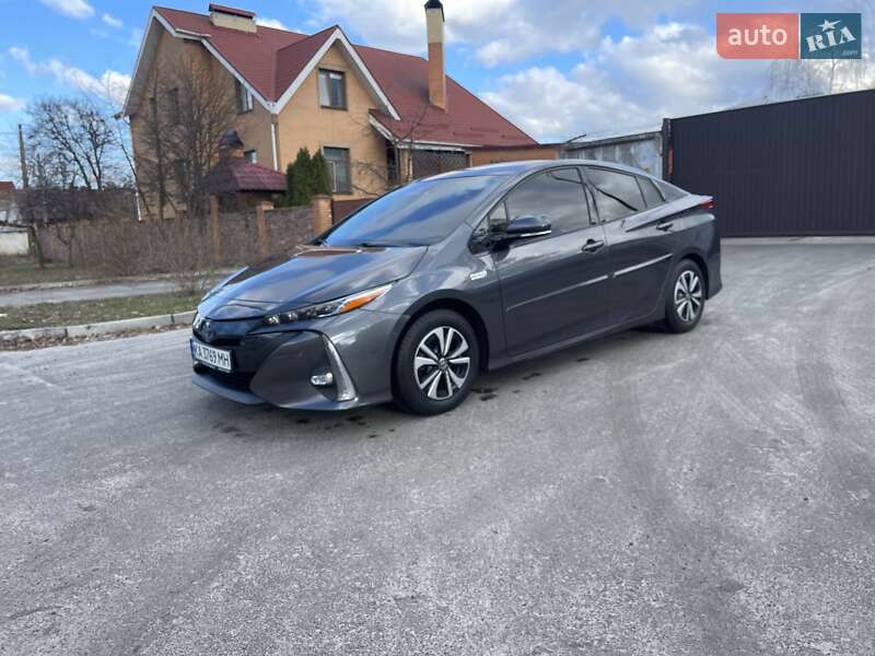 Хэтчбек Toyota Prius 2017 в Киеве фото 8 Хэтчбек Toyota Prius 2017 в Киеве