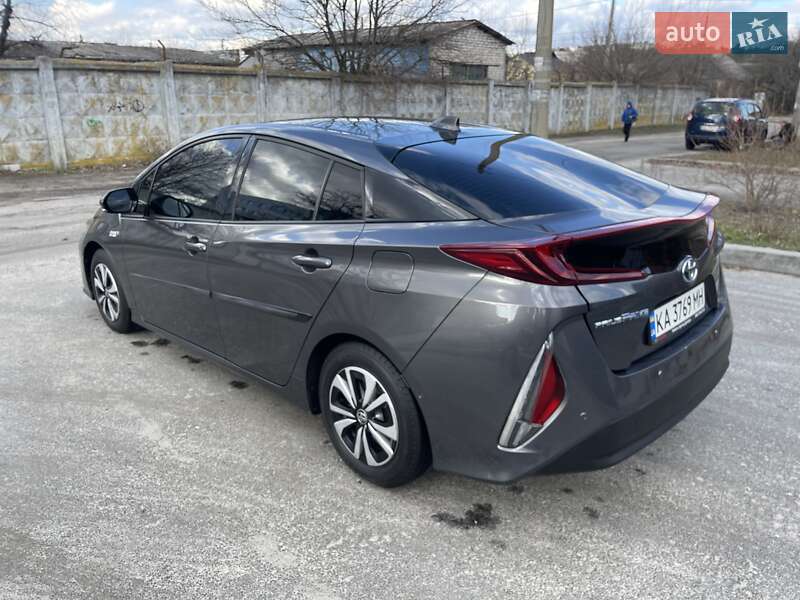 Хэтчбек Toyota Prius 2017 в Киеве фото 30 Хэтчбек Toyota Prius 2017 в Киеве
