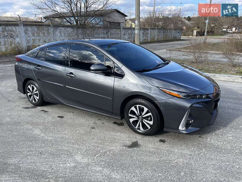Хэтчбек Toyota Prius 2017 в Киеве фото 4 Хэтчбек Toyota Prius 2017 в Киеве