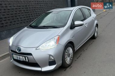 Хетчбек Toyota Prius 2013 в Дніпрі