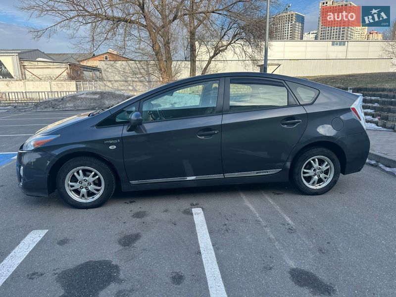 Хэтчбек Toyota Prius 2011 в Киеве
