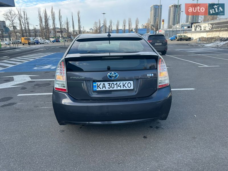 Хэтчбек Toyota Prius 2011 в Киеве