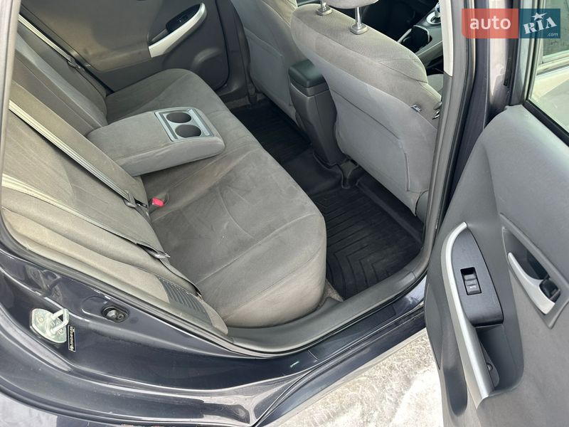Хэтчбек Toyota Prius 2011 в Киеве