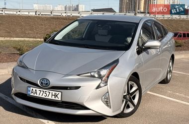 Хэтчбек Toyota Prius 2016 в Киеве