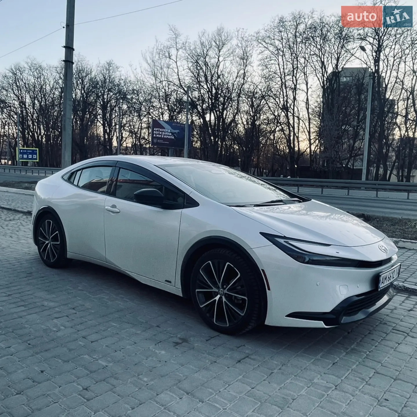 2024 Toyota Prius - фото 1