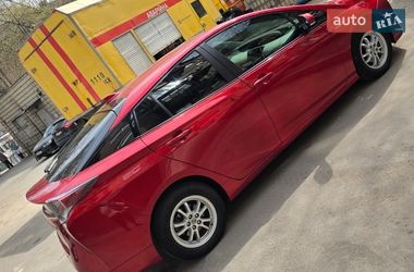 Хетчбек Toyota Prius 2018 в Києві