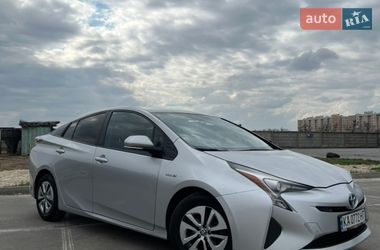 Хэтчбек Toyota Prius 2016 в Софиевской Борщаговке