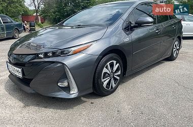 Хетчбек Toyota Prius 2017 в Києві