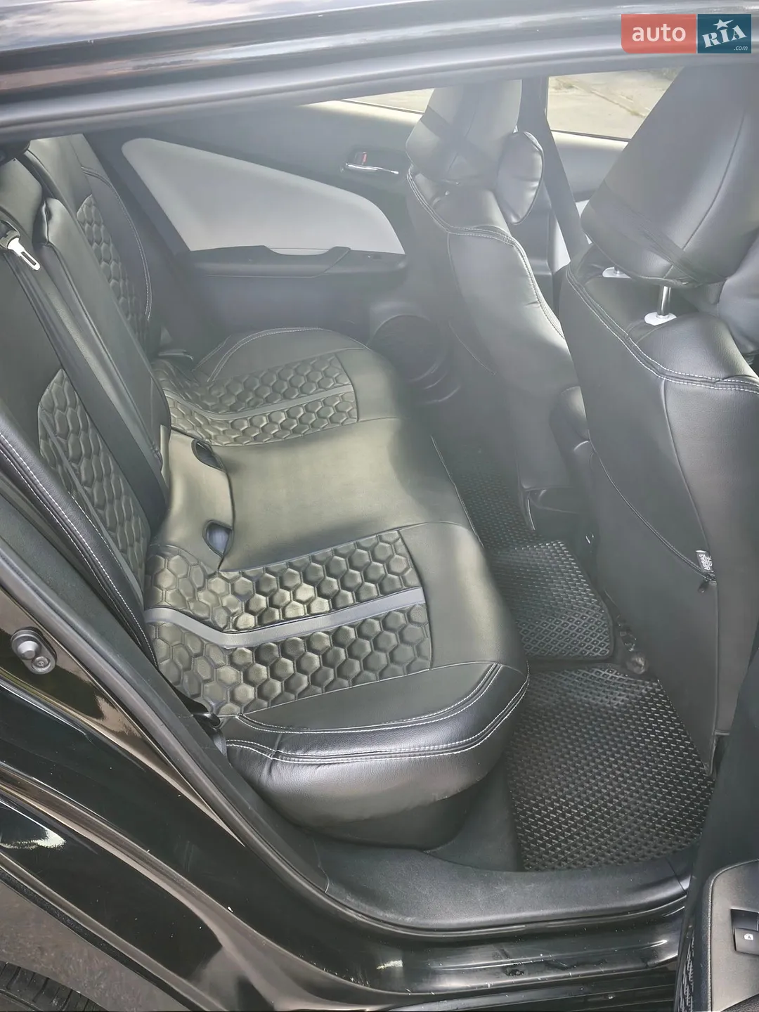 2016 Toyota Prius - мініатюра 2