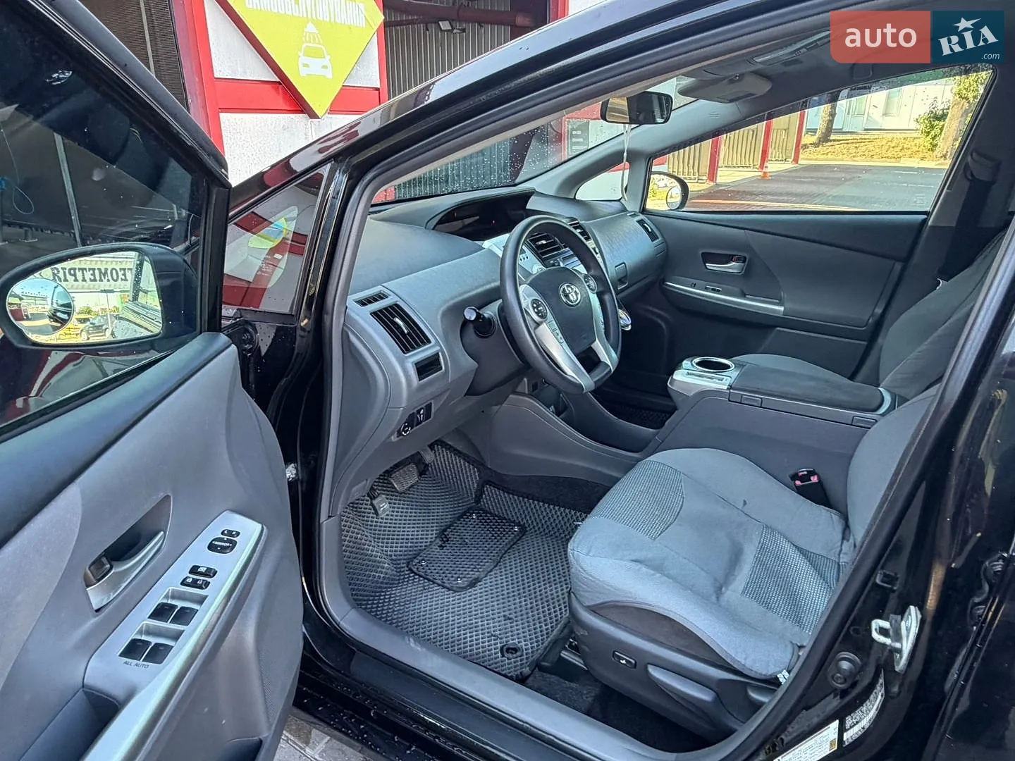 2012 Toyota Prius v (+) - мініатюра 12