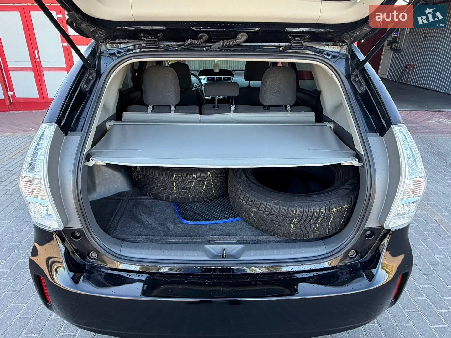 2012 Toyota Prius v (+) - мініатюра 4