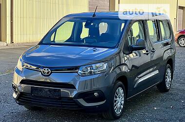 Минивэн Toyota Proace City Verso 2021 в 