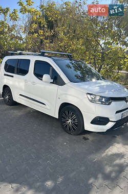 Минивэн Toyota Proace City Verso 2021 в 