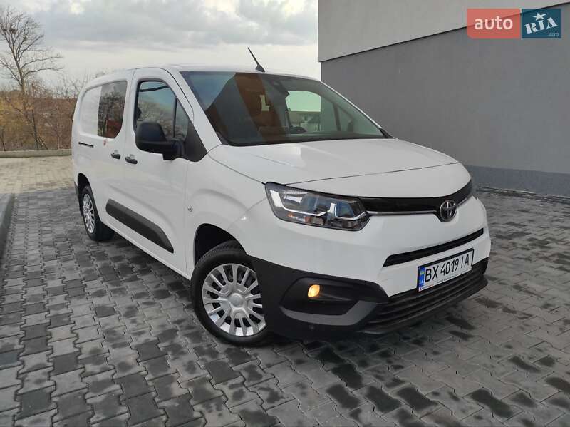 Минивэн Toyota Proace City 2020 в 