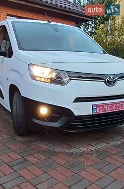 Вантажний фургон Toyota Proace City 2022 в Житомирі