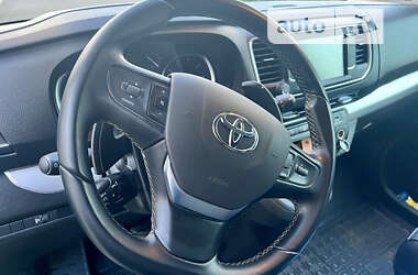 Минивэн Toyota Proace Verso 2022 в 