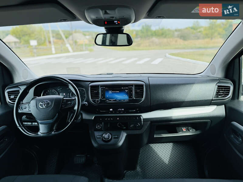 Мінівен Toyota Proace Verso 2019 в Ромнах