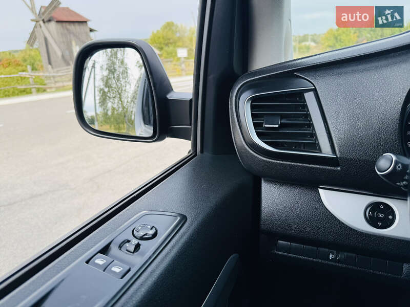 Мінівен Toyota Proace Verso 2019 в Ромнах