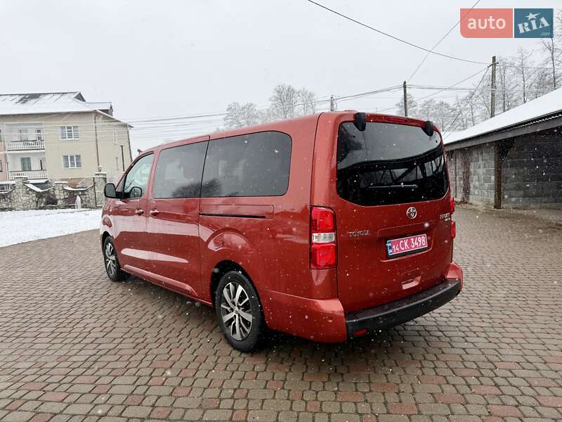 Минивэн Toyota Proace Verso 2022 в Калуше