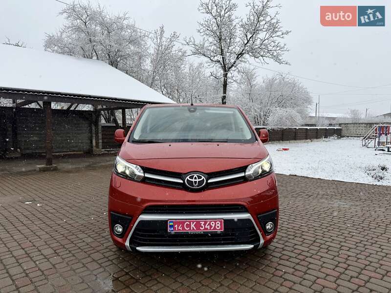 Минивэн Toyota Proace Verso 2022 в Калуше