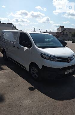 Мінівен Toyota Proace 2016 в Рівному