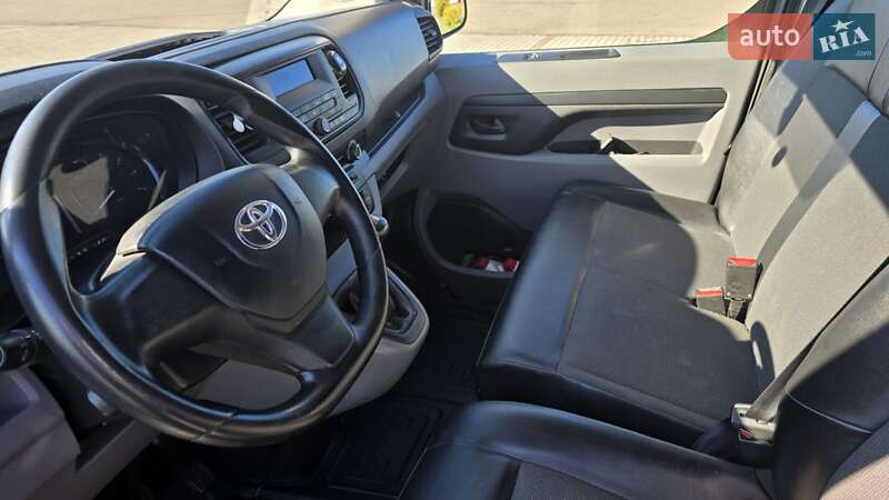 Грузовой фургон Toyota Proace 2018 в Тячеве