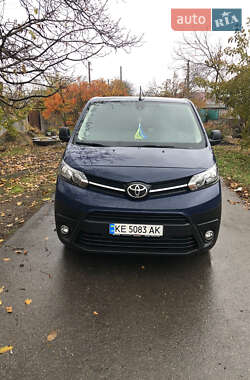 Вантажний фургон Toyota Proace 2018 в Кривому Розі