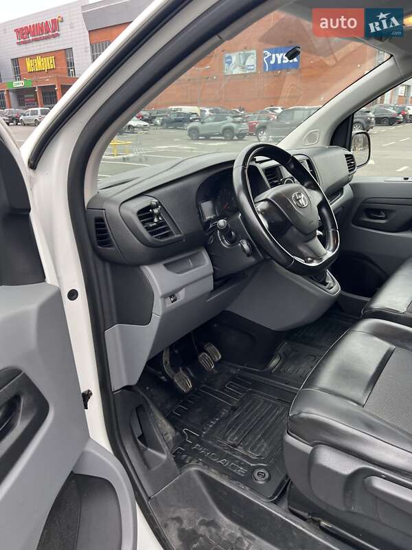 Вантажний фургон Toyota Proace 2017 в Броварах