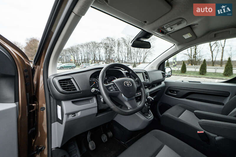 Мінівен Toyota Proace 2018 в Львові