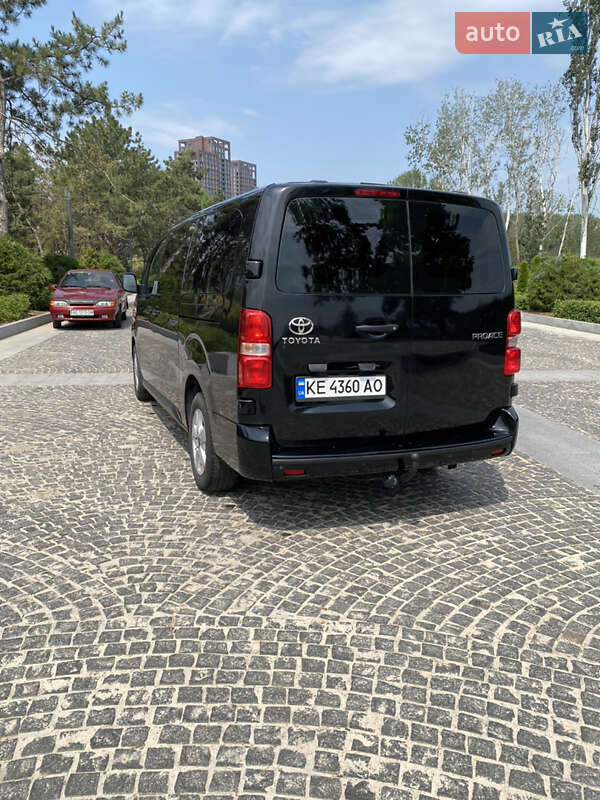 Вантажний фургон Toyota Proace 2017 в Дніпрі