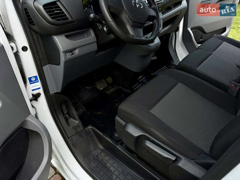 Грузовой фургон Toyota Proace 2023 в Калуше