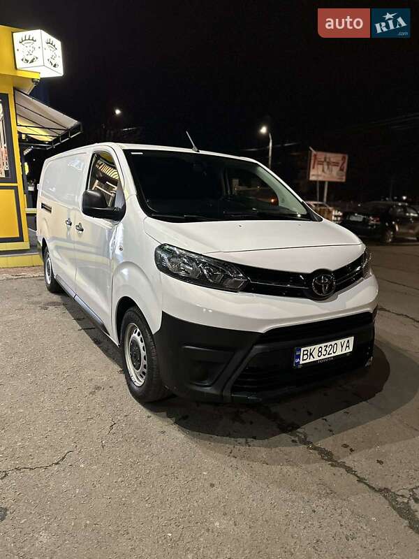 Вантажний фургон Toyota Proace 2020 в Рівному