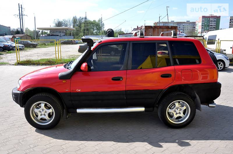 Toyota RAV4 1998 года