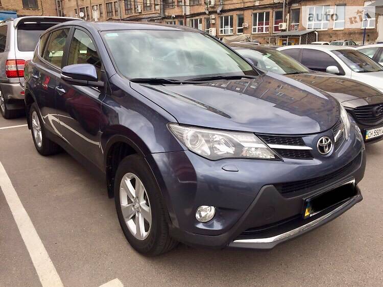 Toyota RAV4 2013 года