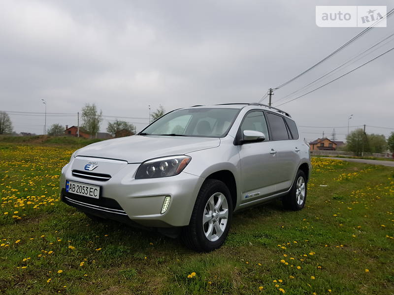 Внедорожник / Кроссовер Toyota RAV4 EV 2014 в Виннице