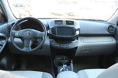 Позашляховик / Кросовер Toyota RAV4 EV 2013 в 