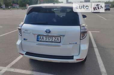 Позашляховик / Кросовер Toyota RAV4 EV 2013 в 