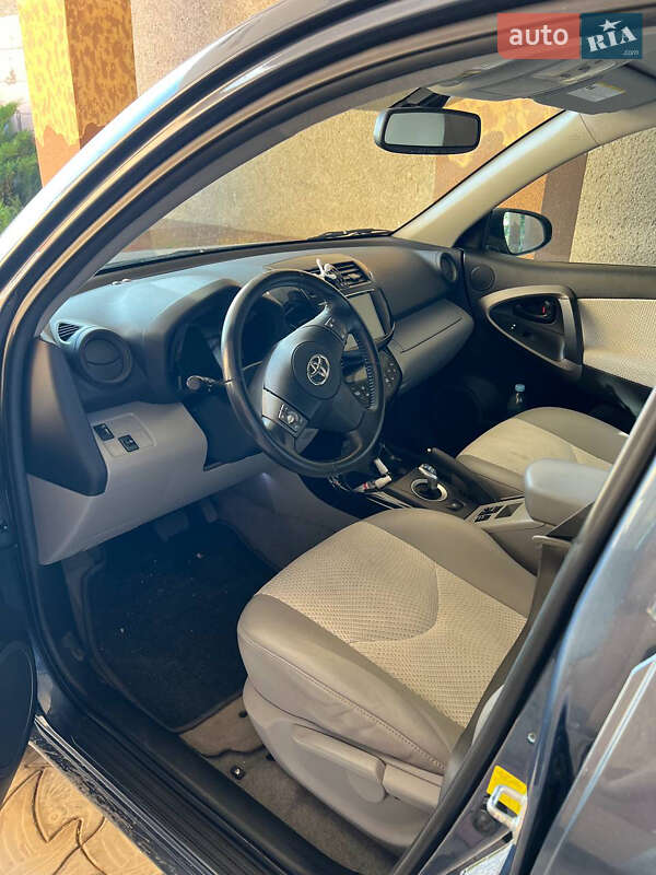 Внедорожник / Кроссовер Toyota RAV4 EV 2014 в Хусте фото 4 Внедорожник / Кроссовер Toyota RAV4 EV 2014 в Хусте