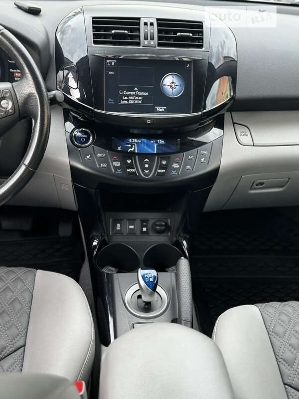 Позашляховик / Кросовер Toyota RAV4 EV 2013 в Києві